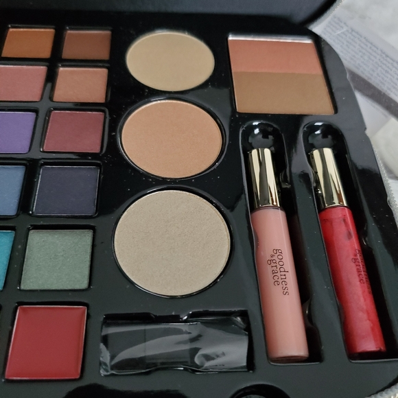 Make up Set - Picture 11 of 12